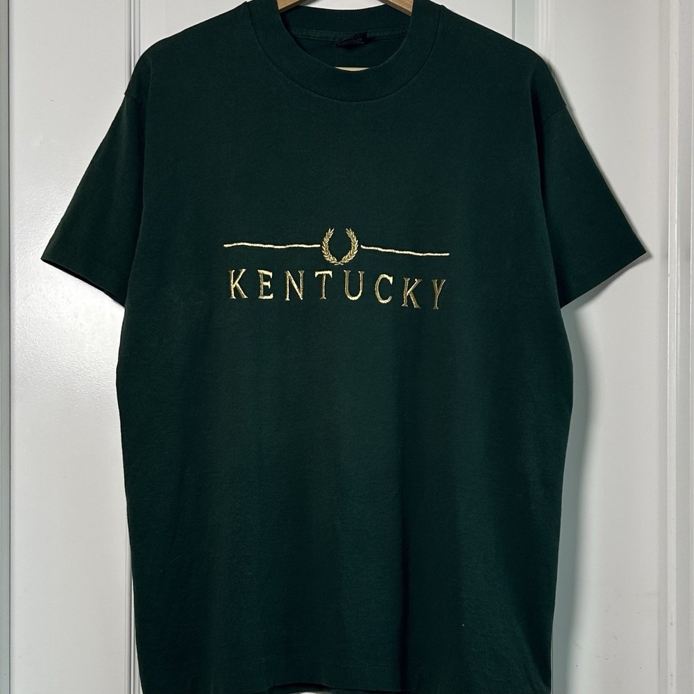 Fruit of the Loom Vintage 90s Green Kentucky Gold Embroidered Wreath T-Shirt
